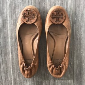 Tan leather Tory Burch flats perfect for work!